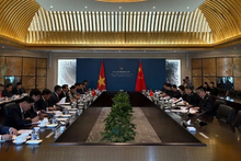 Lors de l'entretien entre le ministère vietnamien de l’Agriculture et de l’Environnement et l’Administration générale des douanes de Chine. Photo : NDEL.