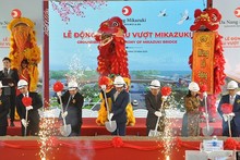 Cérémonie de mise en chantier du viaduc Mikazuki à Dà Nang. Photo : baoquangnam.vn
