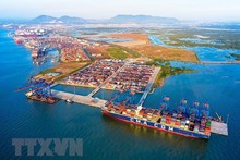 Le port-conteneurs au port international Gemalink à Bà Ria-Vung Tàu. Photo : VNA