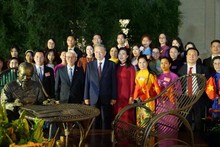 Le secrétaire général du Comité central du Parti communiste du Vietnam (PCV) et président vietnamien, To Lam, lors de sa rencontre avec des Vietnamiens en Chine, le 18 août, à l'ambassade du Vietnam à Pékin. Photo : NDEL.