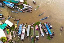 Le marché flottant de Nga Nam. Photo : baovanhoa.vn