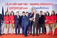 Cérémonie de signature d'un accord de partenariat stratégique entre Vietjet et OpenAirlines. Photo: Vietjet