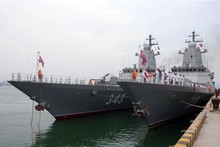 Les corvettes Rezkii et Hero de la Fédération de Russie Aldar Cidengapov ont accosté au port de Tien Sa à Da Nang. Photo : VNA.