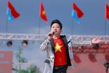 Le célèbre chanteur vietnamien Tung Duong. Photo : NDEL.