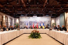 Les premières négociations trilatérales sur le conflit en Ukraine à Istanbul. Photo : Anadolu.