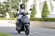 Un modèle de moto électrique de VinFast. Photo: Vnexpress.