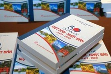 La monographie «50 ans de relations Vietnam-Japon (1973-2023)» analyse les relations bilatérales Vietnam-Japon à travers trois périodes historiques importantes. Photo : JICA.