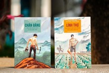 Ces bandes dessinées retracent la vie des migrants vietnamiens au début du XXe siècle. Photo : PLO.