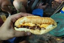 Le Banh mi, un plat emblématique du Vietnam. Photo: Your Story
