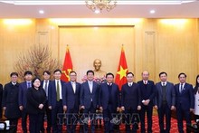 Les délégués de l’Académie nationale de politique Hô Chi Minh et de l'Académie diplomatique de la République de Corée. Photo : VNA.