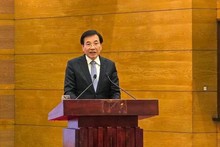 Le ministre-président de l’Office du gouvernement Trân Van Son lors de la conférence de presse, à Hanoi, le 5 février. Photo : VNA.