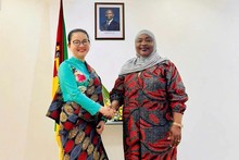 La présidente de l'Assemblée nationale du Mozambique, Margarida Talapa, a reçu l'ambassadrice Tran Thi Thu Thin.
