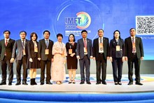 Une délégation de la ville de Da Nang, conduite par Luong Nguyen Minh Triet, secrétaire adjoint du Comité municipal du Parti et président du Conseil populaire municipal, participe au Forum des maires des villes touristiques internationales de Chine 2023. Photo: NDEL