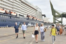 Les croisiéristes étrangers au Vietnam. Photo : VNA.