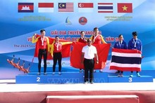 Le Vietnam mène la flotte aux Championnats d'Asie du Sud-Est d'aviron et de canoë des U19 et U23. Photo : VNA.