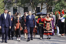 Le président de l’Assemblée nationale Trân Thanh Mân, à Yên Bai, le 4 janvier. Photo : VNA.