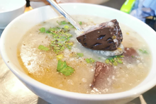 La bouillie de canard (Cháo vịt). Photo : TasteAtlas