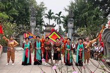Le groupe du chant Cheo tau Tong Goi. Photo: Service de la Culture et des Sports