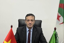 Redha Oucher, chargé d’affaires par intérim de l’ambassade d’Algérie au Vietnam. Photo : ambassade d’Algérie au Vietnam.