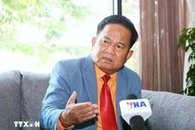 Khieu Kola, rédacteur en chef de la chaîne de télévision CNC du Royal Group et conseiller principal du président du Club des journalistes cambodgiens. Photo : VNA Khieu Kola, rédacteur en chef de la chaîne de télévision CNC du Royal Group et conseiller principal du président du Club des journalistes cambodgiens. Photo : VNA.