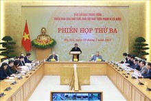 Le Premier ministre Pham Minh Chinh préside la 3e réunion sur l’élimination des logements précaires et insalubres. Photo : VNA.