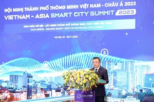 La Conférence asiatique sur les villes intelligentes Vietnam - Asie 2023 a eu lieu les 29 et 30 novembre à Hanoi. Photo : VGP.