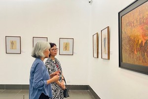 L'exposition "En route vers Diên Biên" s'ouvre au Musée des Beaux-Arts du Vietnam. Photo: hanoimoi.vn