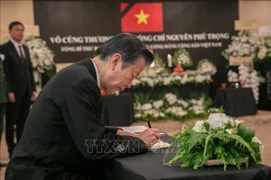 Le président du Nouveau Parti Kōmeitō, Natsuo Yamaguchi, a exprimé ses regrets infinis suite au décès du Secrétaire général Nguyên Phu Trong, un éminent dirigeant du Parti communiste du Vietnam (PCV). Photo : VNA.