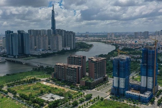Selon les statistiques de la SBV de Hô Chi Minh-Ville, le taux d'envoi de fonds des Viêt kiêu dans l'immobilier est de 22%. Photo : http://baokiemtoan.vn/