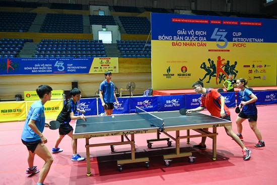 La compétition de cette année s'inscrit dans un contexte d'amélioration continue des performances du Vietnam en tennis de table, notamment grâce à l'entraînement intensif des athlètes en vue des 33e Jeux d'Asie du Sud-Est. Photo : NDEL