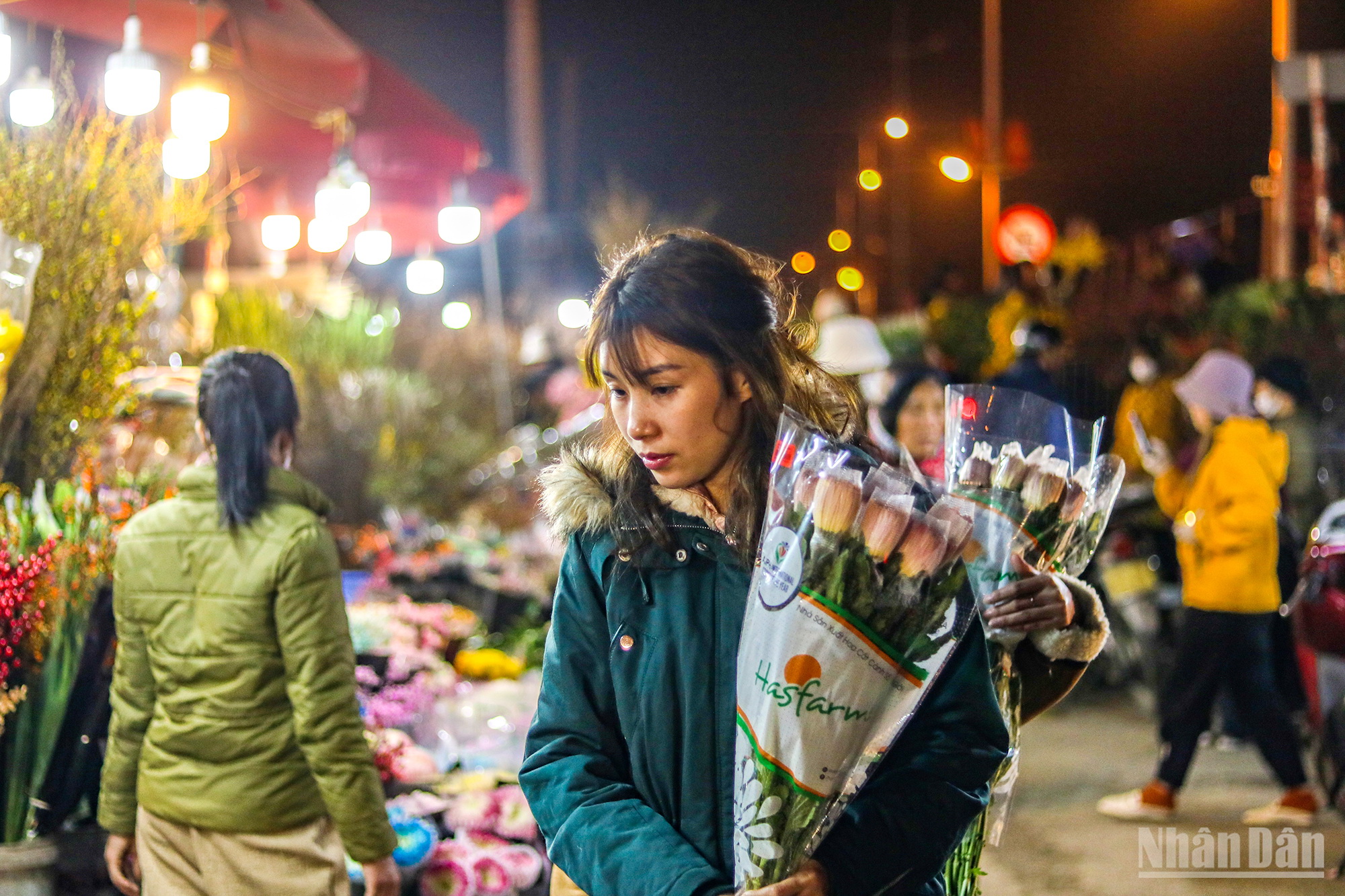 Hanoï : le marché aux fleurs de Quang An est animé à l’approche du Têt traditionnel