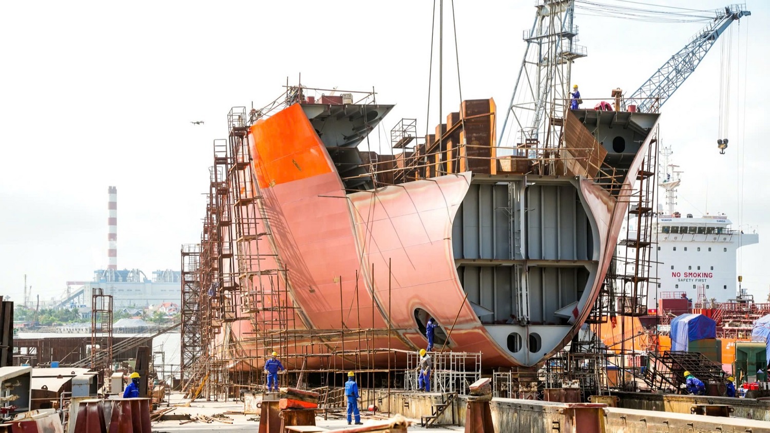 La construction navale du Vietnam nourrie par l’ambition de conquérir les grands horizons maritimes.