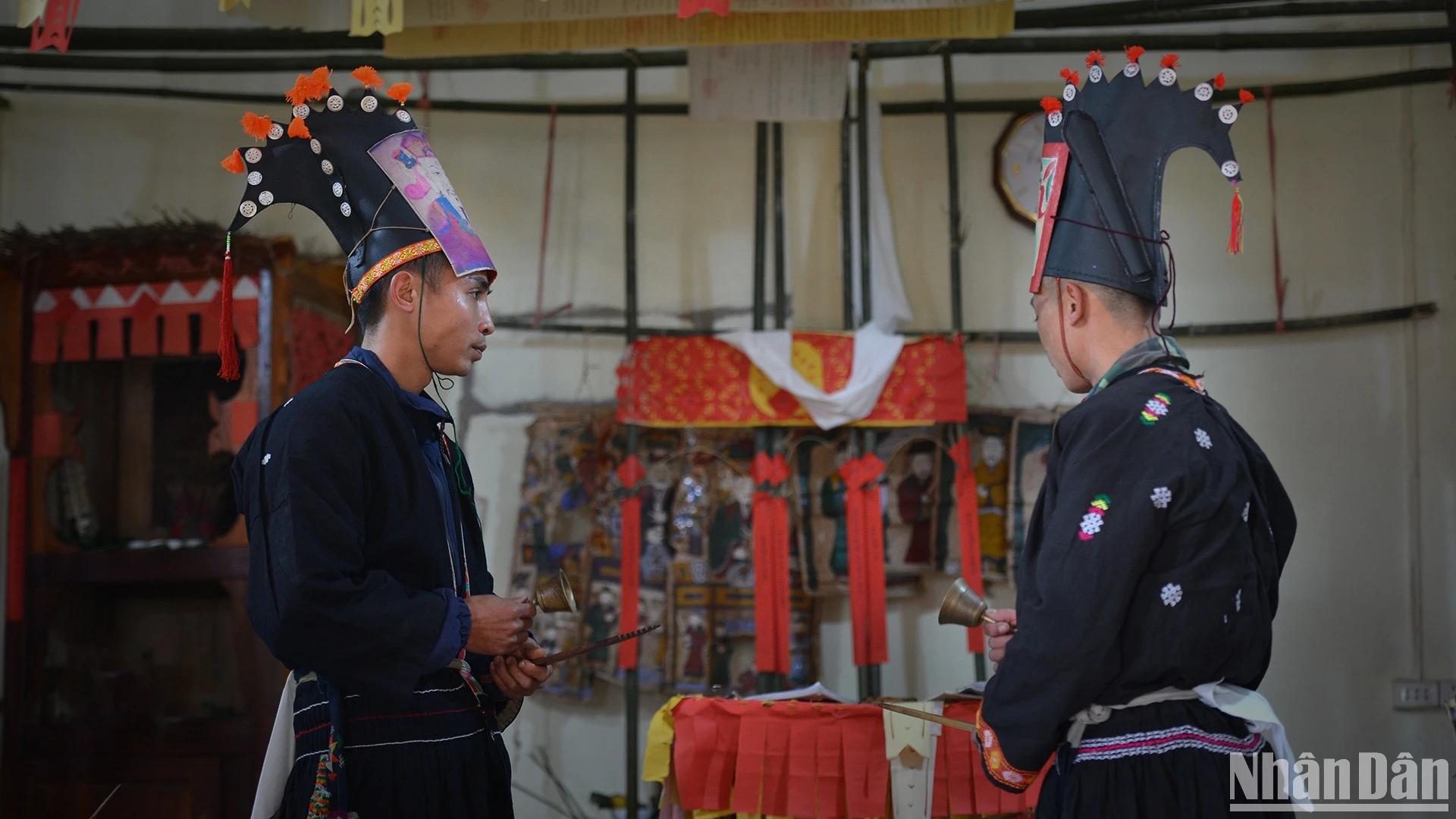 Le Tau Sai est l’un des rituels les plus sacrés de la communauté Dao Tien. 