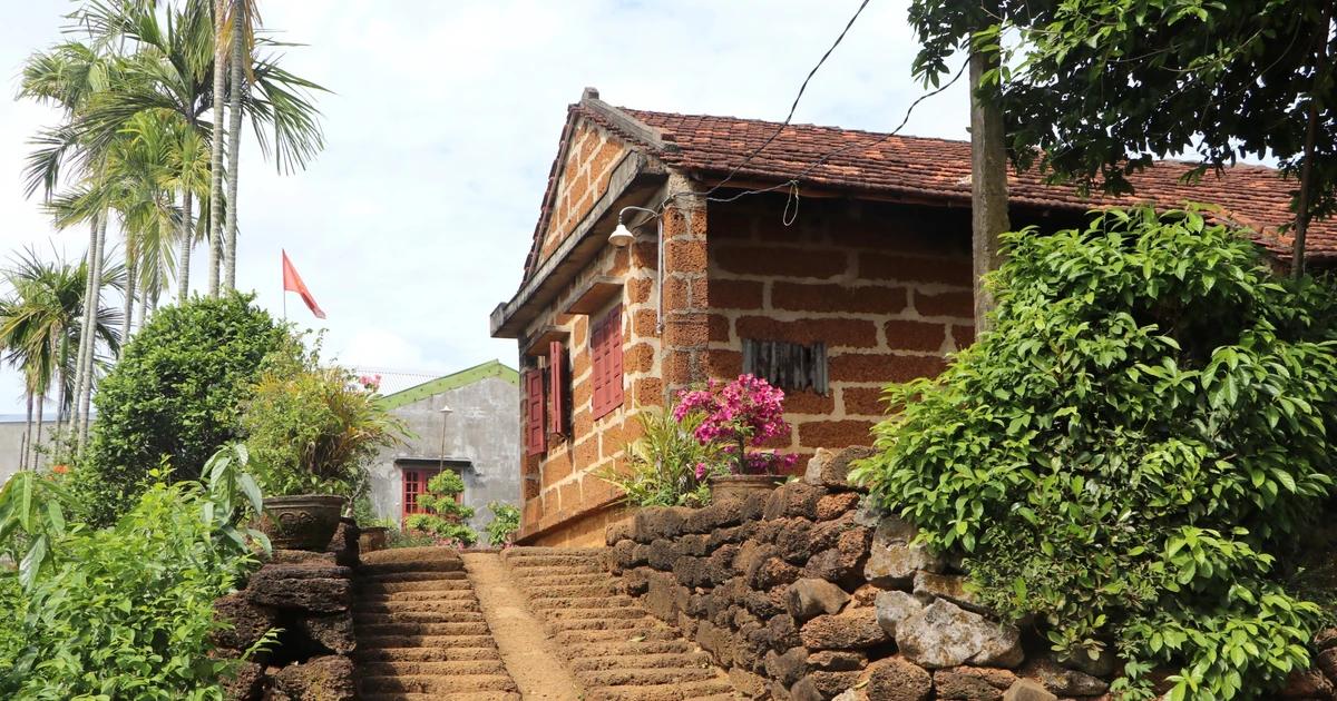 Des maisons uniques en latérite se dressent à Quang Ngai