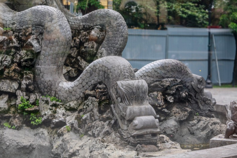 [Photos] La fontaine du Crapaud en cours de restauration ảnh 9