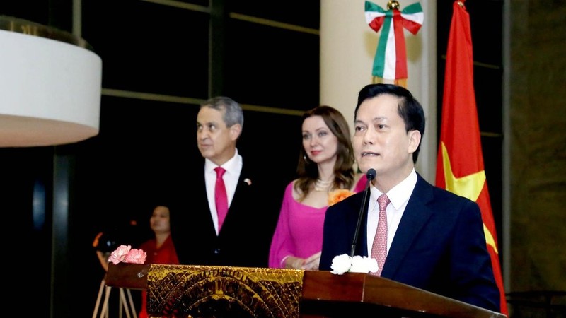 Le vice-ministre vietnamien des Affaires étrangères, Hà Kim Ngoc, prend la parole. Photo: baoquocte