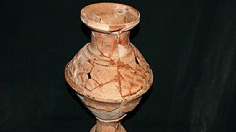 Vase en céramique. Photo : MNHV