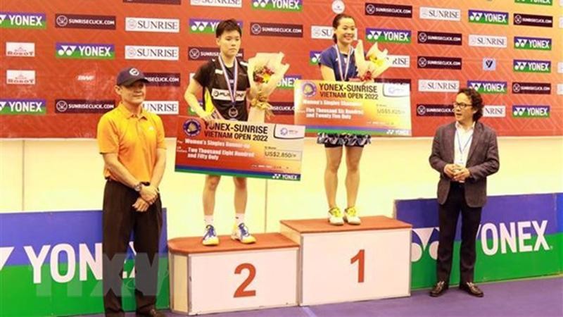 Nguyên Thuy Linh, championne en simple dames du tournoi international Yonex-Sunrise Vietnam Open 2022. Photo : VNA.