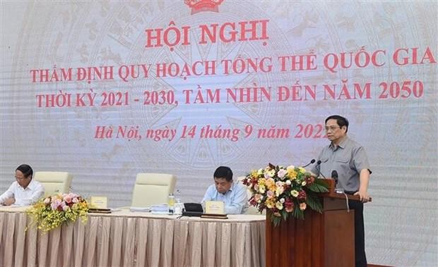 Le Premier ministre Pham Minh Chinh s'exprime lors de la réunion. Photo: VNA