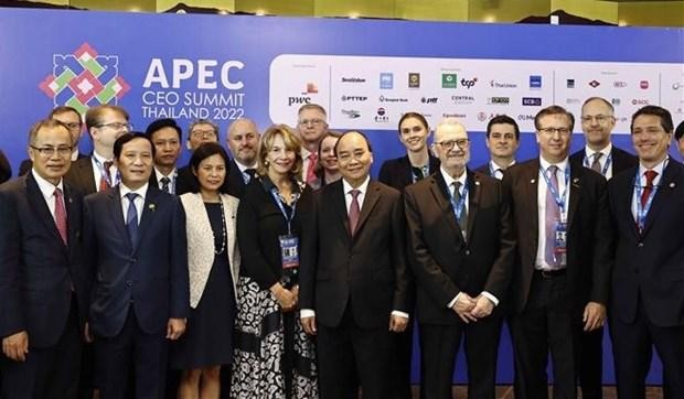 Le Président Nguyên Xuân Phuc et des délégués lors d'un séminaire de haut niveau avec « US-APEC Business Coalition », le 17 novembre à Bangkok, en Thaïlande. Photo : VNA