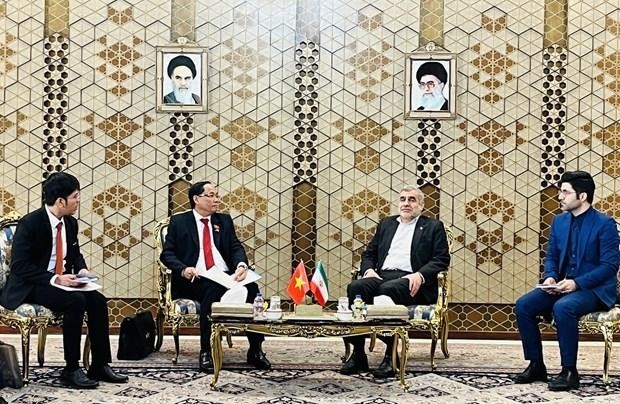 La délégation de l'AN vietnamienne s'est entretenue avec le 1er vice-président du Parlement iranien, Ali Nikzad. Photo : QH.
