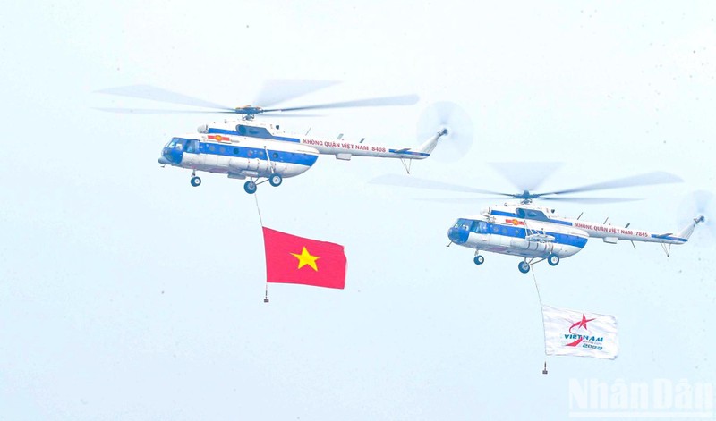 Des avions vietnamiens lors du Salon international de la défense du Vietnam 2022. Photo : NDEL.