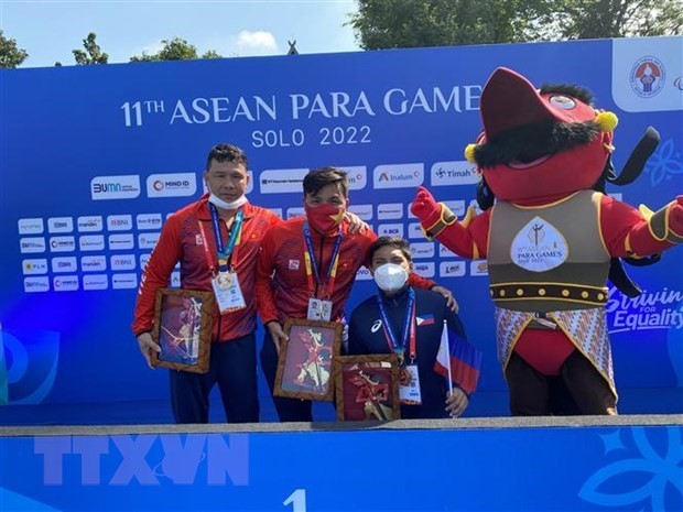 Le nageur Vo Huynh Anh Khoa remporte la première médaille d'or pour le Vietnam lors des ASEAN Para Games 12. Photo : VNA.