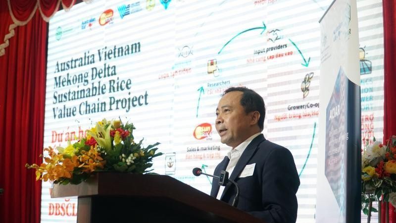 Le docteur Vu Hai Quan, directeur de l'Université nationale de Hô Chi Minh-Ville s'exprimant lors de la cérémonie de lancement. Photo : NDEL 