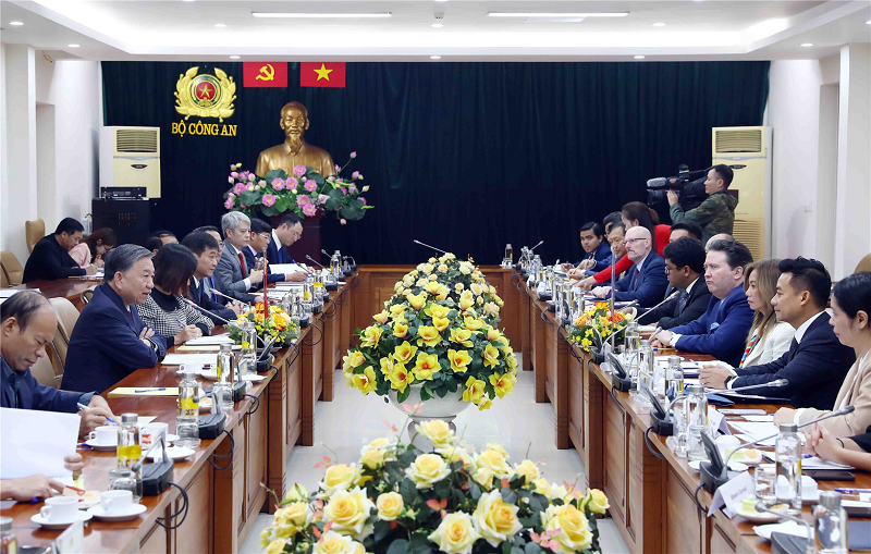 Le ministre de la Sécurité publique, Tô Lâm, reçoit une délégation de représentants d’entreprises membres de l’US - ASEAN Business Council. Photo : bocongan.gov.vn
