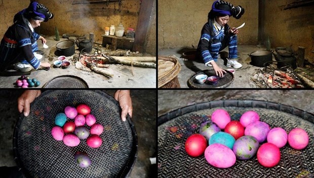 La teinture des œufs est faite par les femmes. Photo : CVN/VNA.