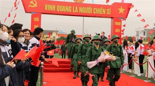 Service militaire pour des jeunes de Hai Phong. Photo : VNA.