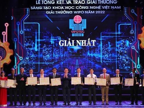 Remise des Prix de l'innovation scientifique et technologique du Vietnam 2022