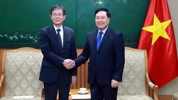 Le vice-Premier ministre permanent Pham Binh Minh (à droite) et Shimo Hiroshi, vice-gouverneur de la préfecture japonaise de Wakayama. Photo: VGP