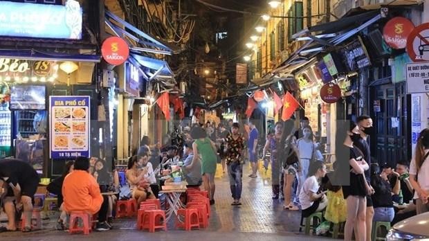 La rue Ta Hien, considéré comme un paradis de gastronomie de la capitale Hanoï. Photo : VNA